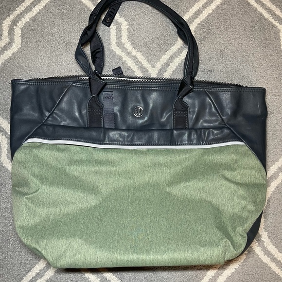 Lululemon Everything Large Shoulder Tote Bag - Picture 2 of 13